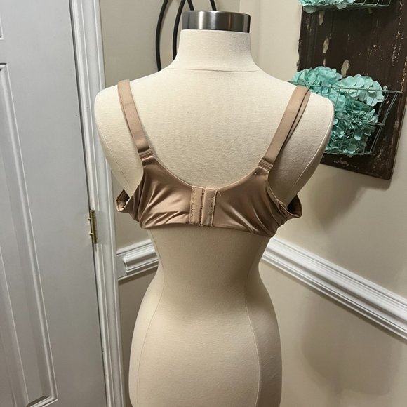 Victoria's Secret Full Coverage Bra Size 40DD - Picture 2 of 4